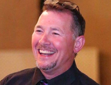 Travis Loof, Volunteer